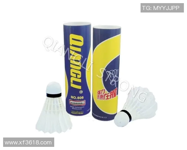 足球装备选购指南:如何选择适合自己的球拍与配件推荐