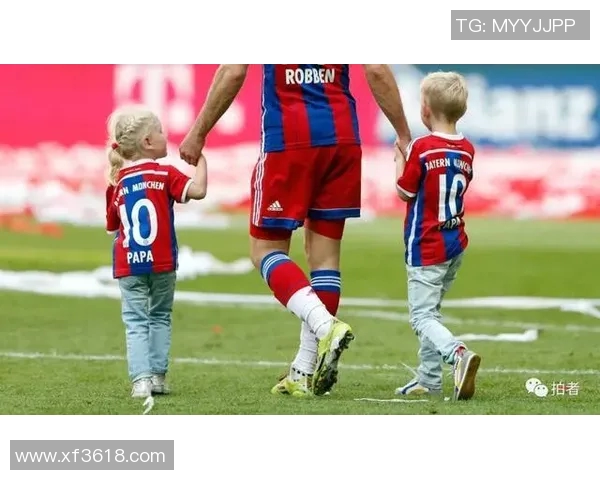 足球明星的辉煌历程与场上风采解析,探寻他们背后的故事与成就